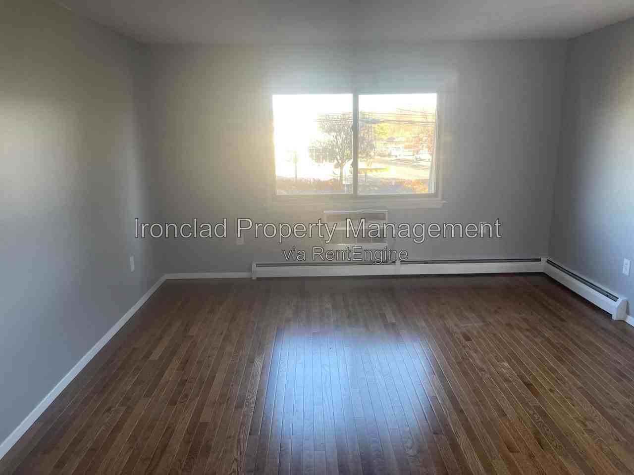826 Pine St #5 - Photo 4 of 22