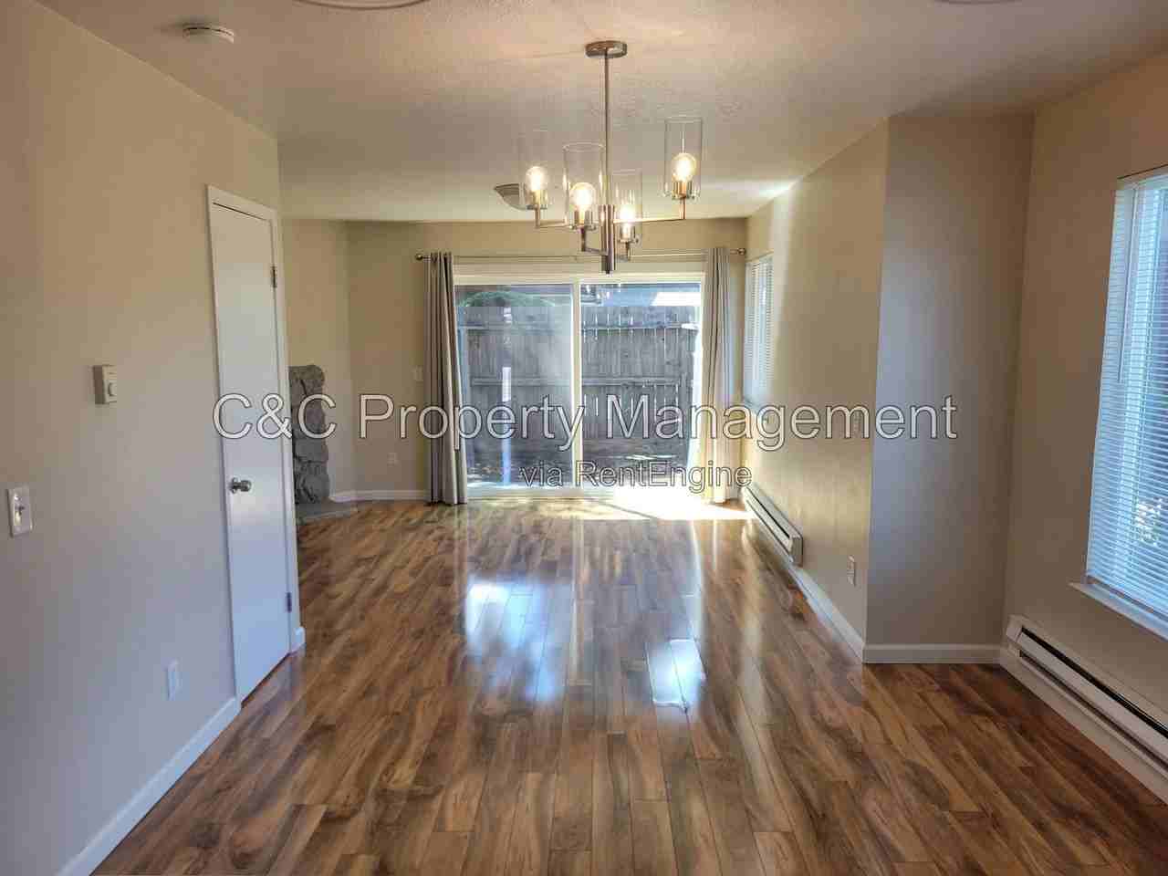 1506 Parkway Dr - Photo 4 of 17