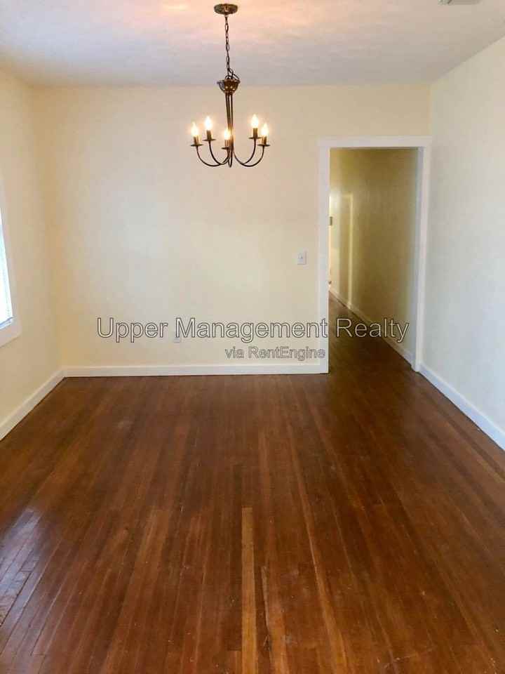 2530 Palmer Ave - Photo 2 of 10