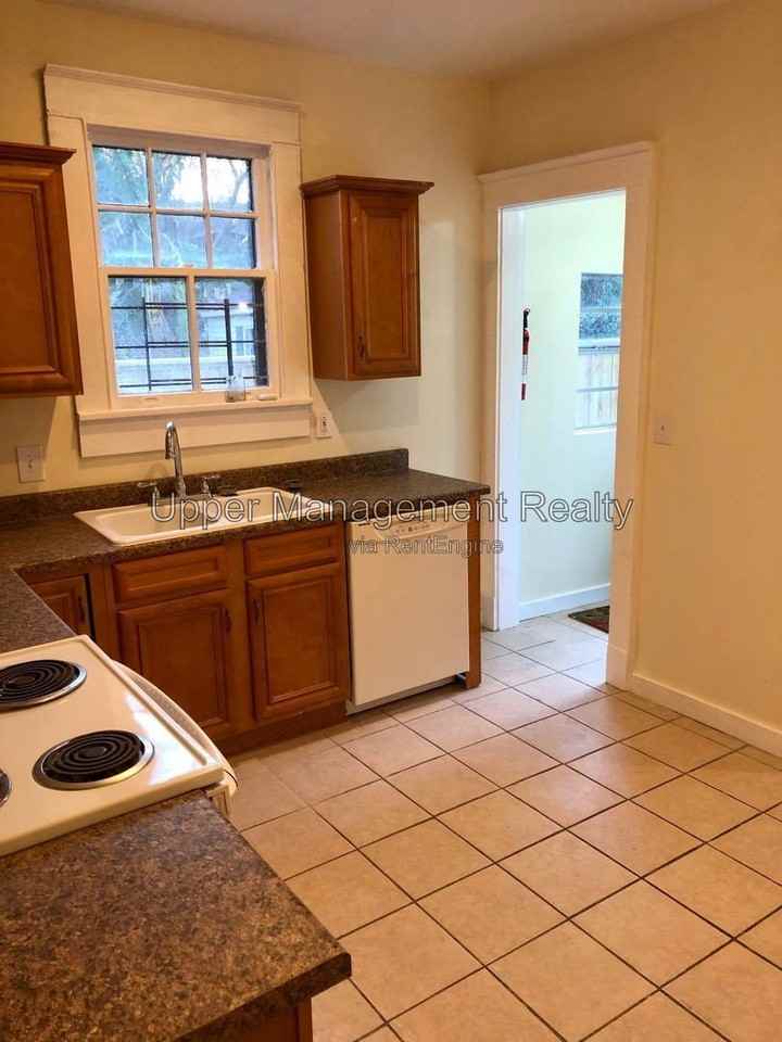 2530 Palmer Ave - Photo 4 of 10