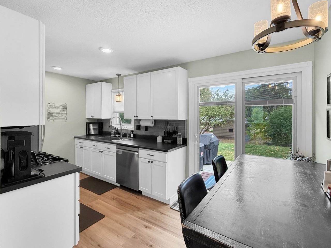 3748 Jordan Ave N - Photo 5 of 18