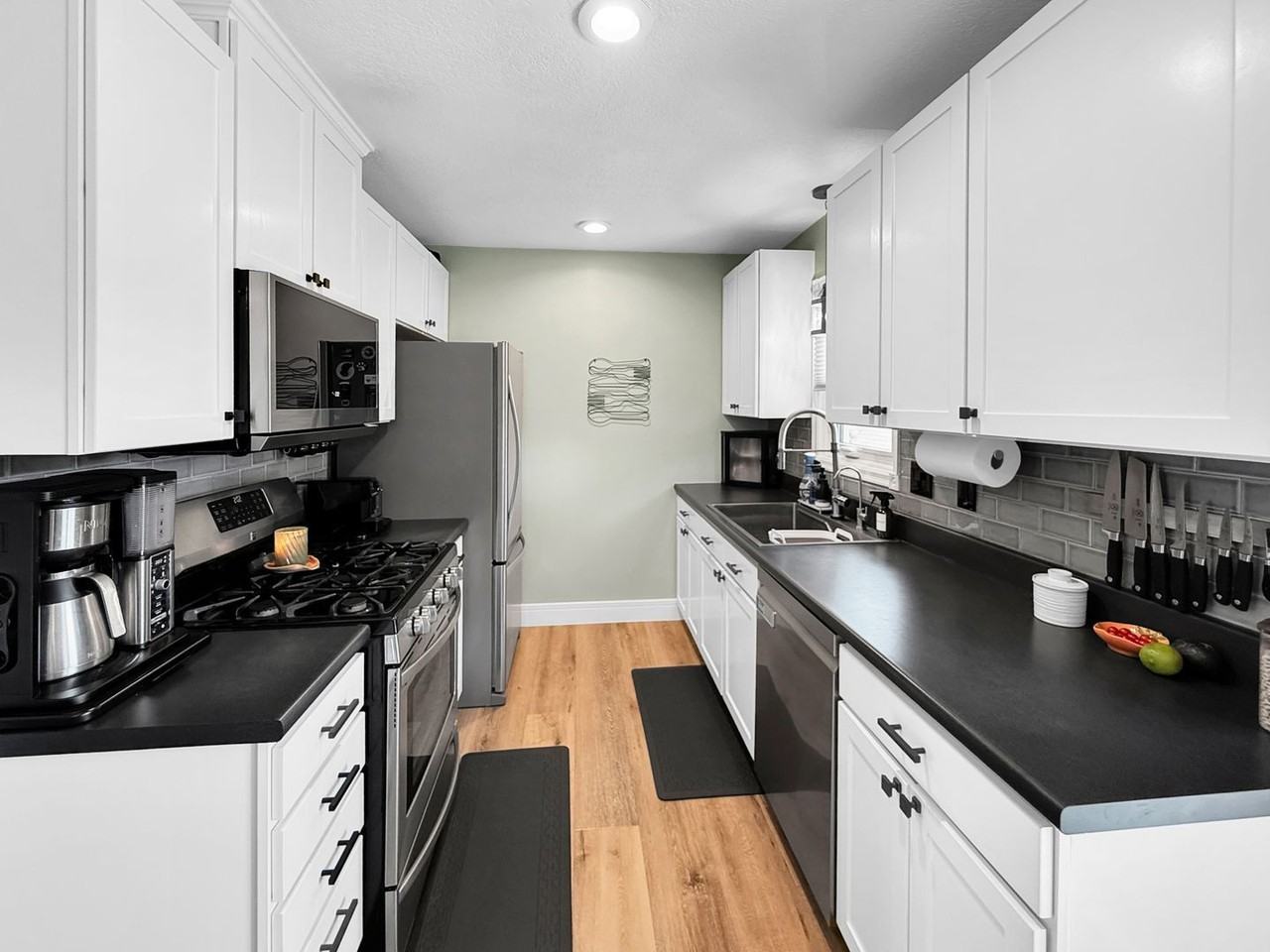 3748 Jordan Ave N - Photo 6 of 18