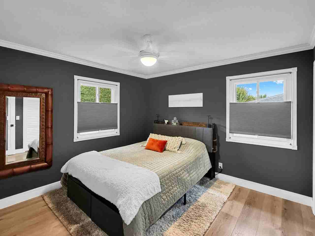 3748 Jordan Ave N - Photo 7 of 18