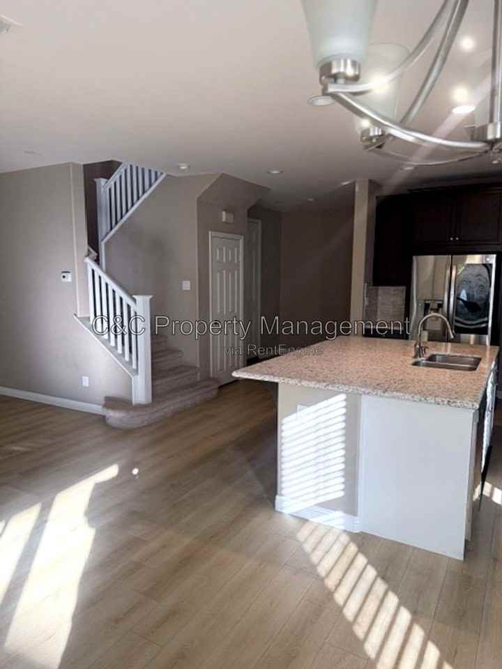 28405 Wild Rose Ln - Photo 6 of 17