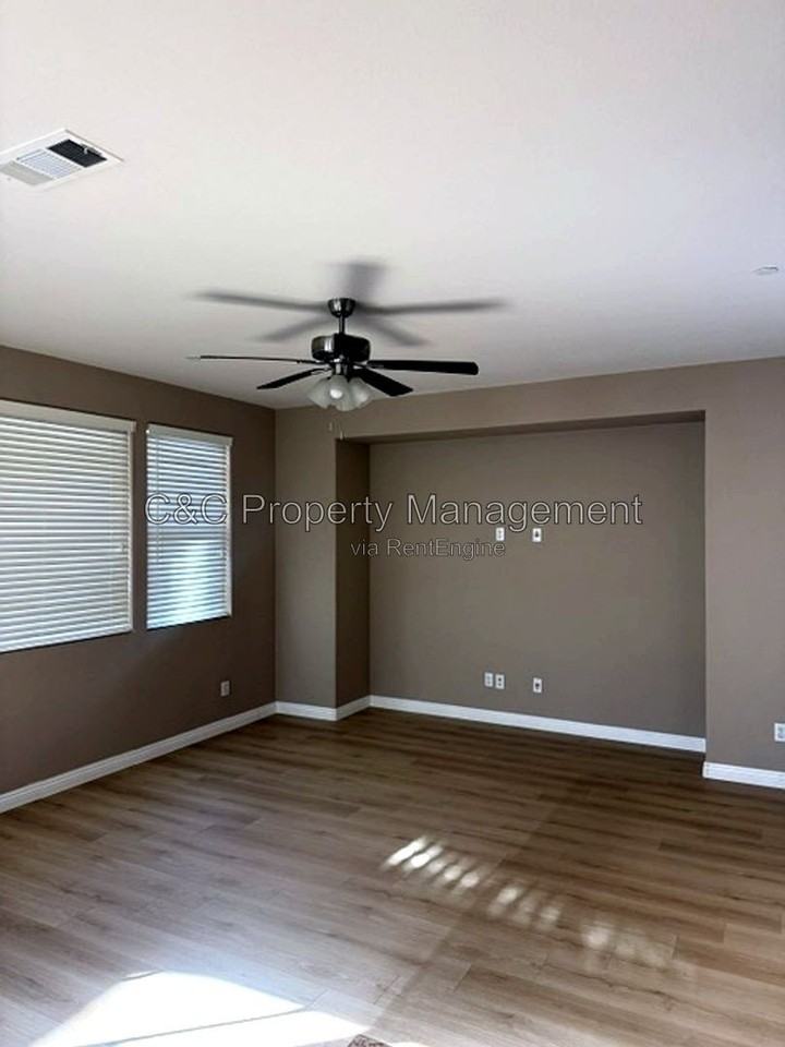 28405 Wild Rose Ln - Photo 7 of 17