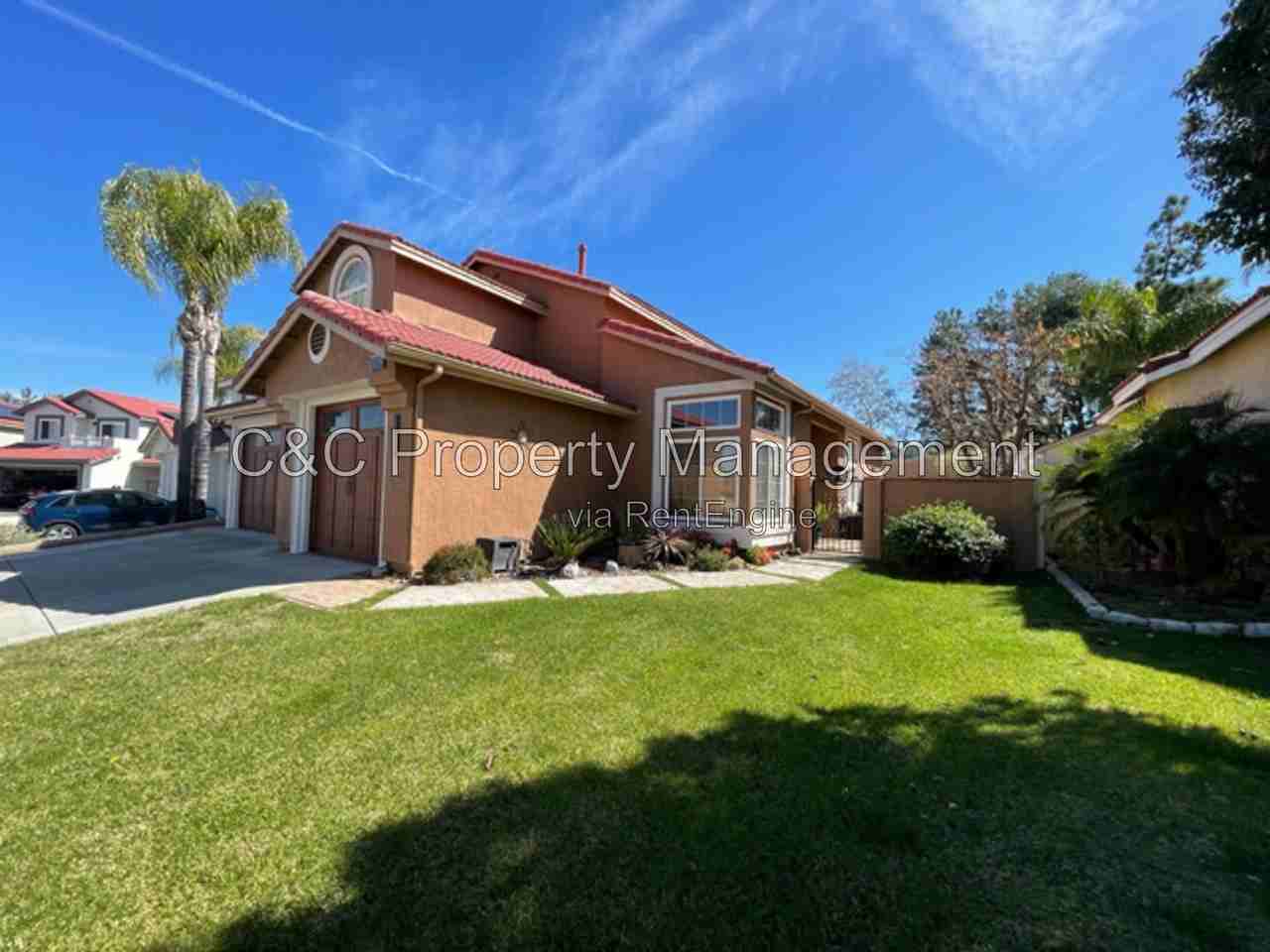 32736 Hislop Way - Photo 2 of 23