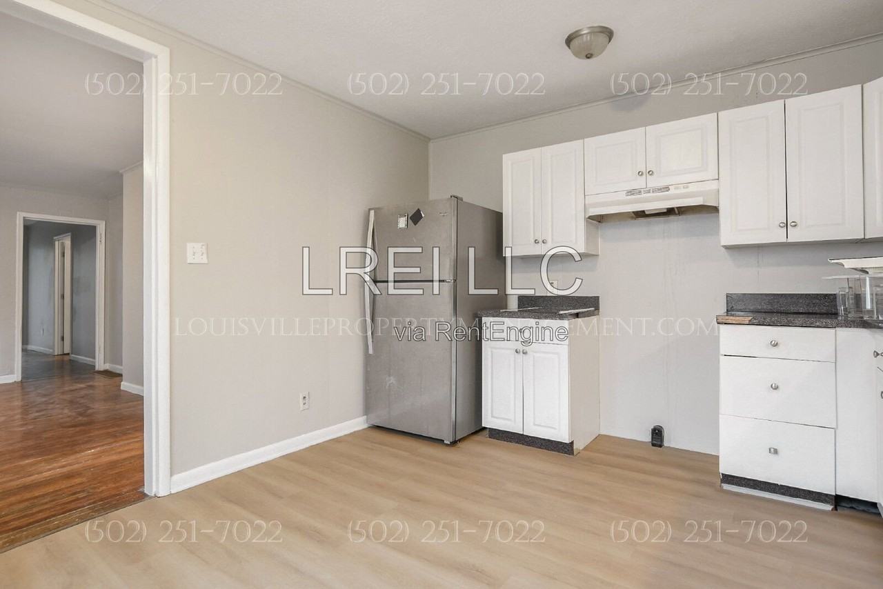 1747 E Oak St #1 - Photo 3 of 30