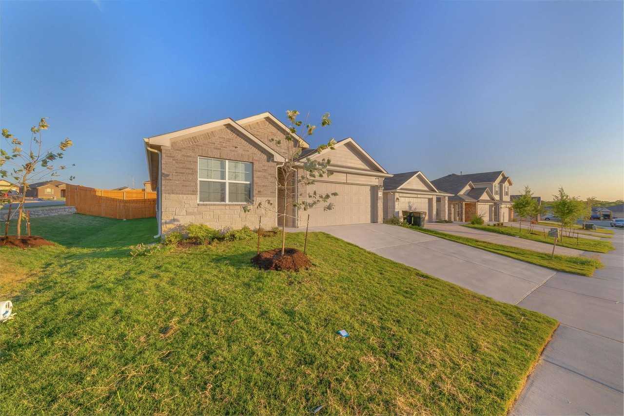 141 Spider Lily Dr - Photo 2 of 46