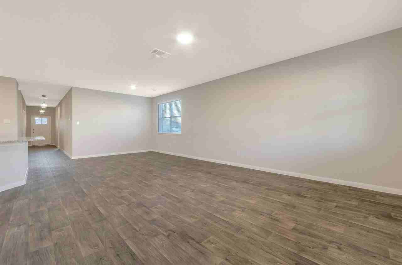 141 Spider Lily Dr - Photo 4 of 46