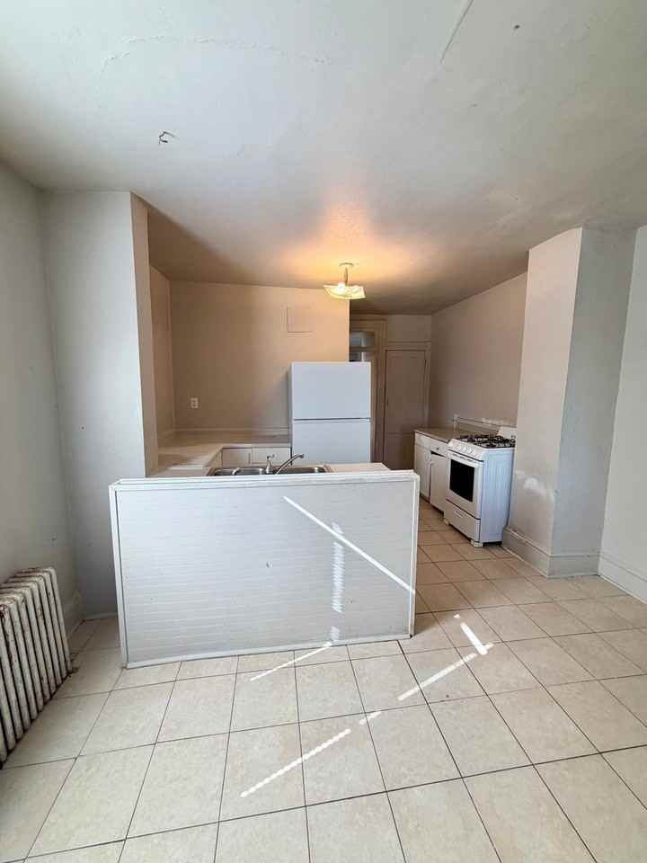 634 E King St #2 - Photo 2 of 19