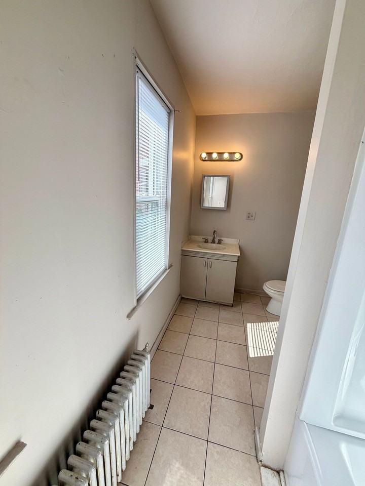 634 E King St #2 - Photo 5 of 19