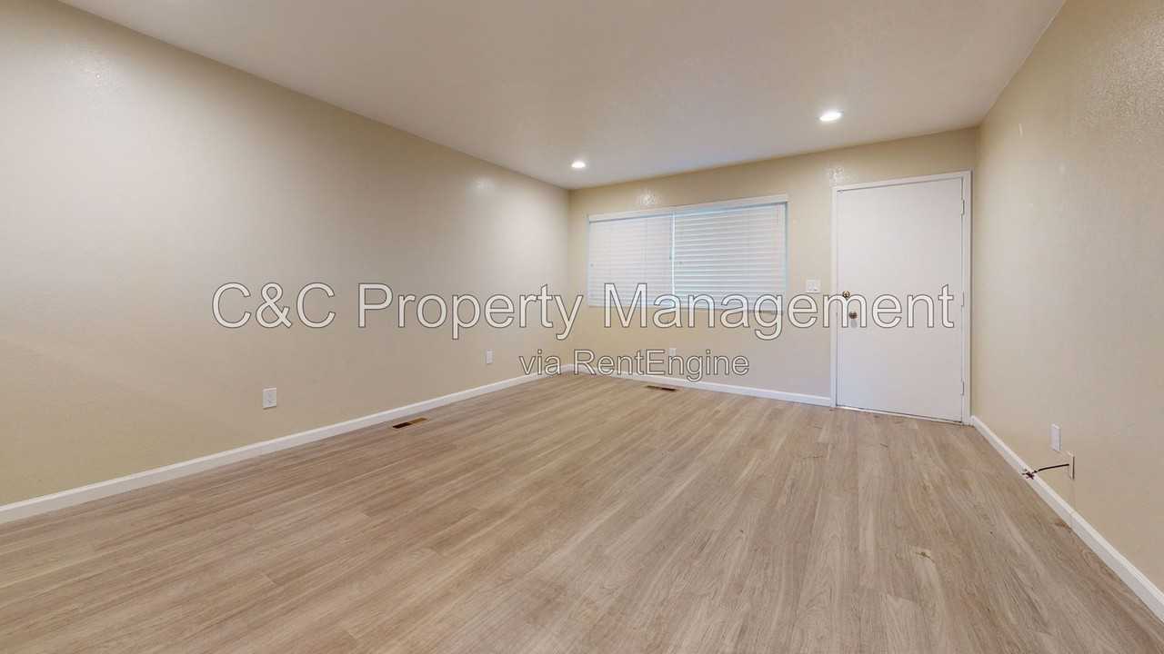 802 Sunset Dr #E - Photo 2 of 4