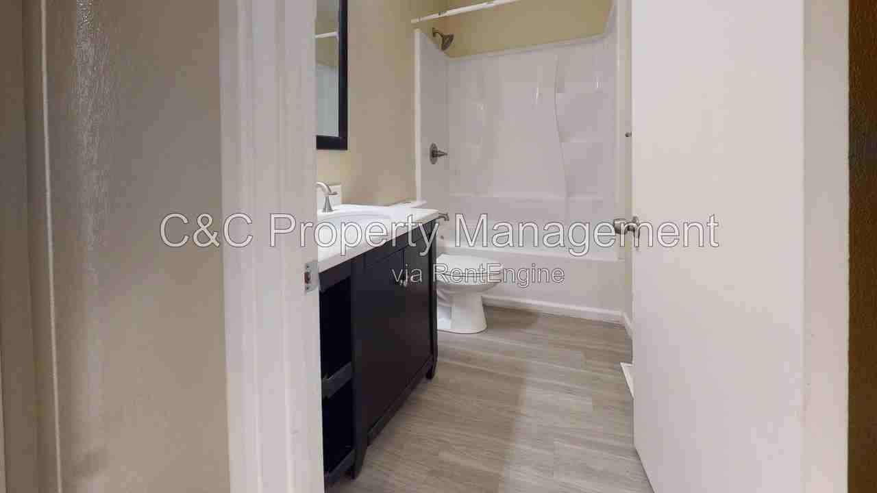 802 Sunset Dr #E - Photo 4 of 4