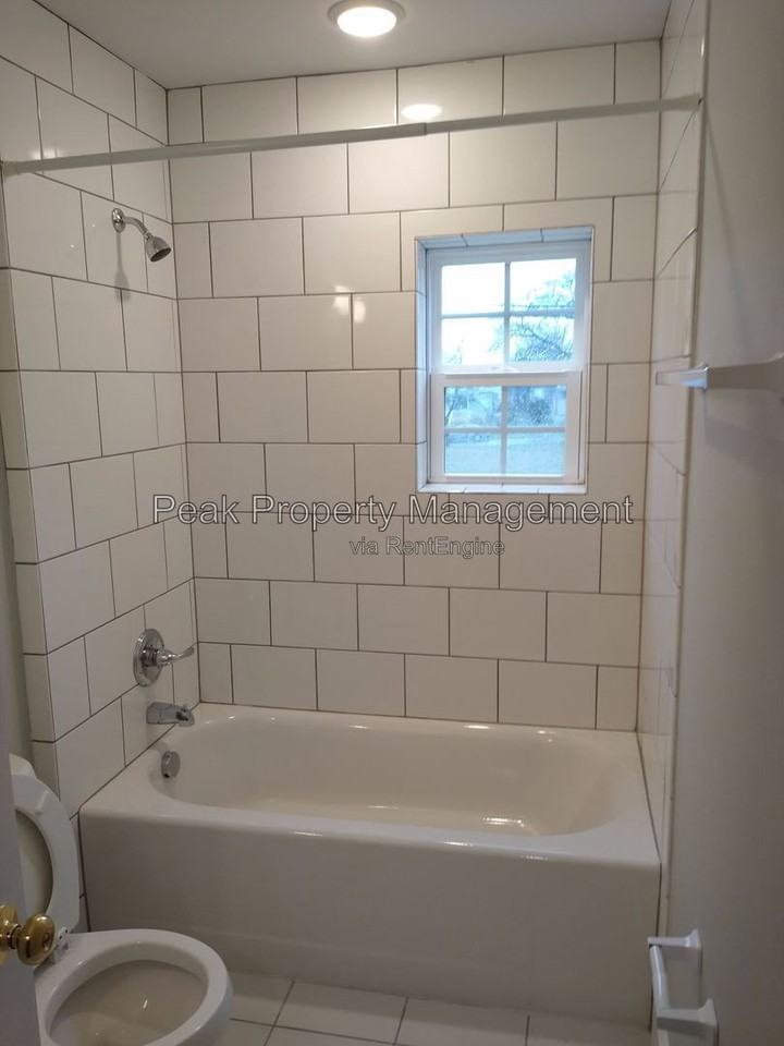 1618 Maury St #A - Photo 7 of 9