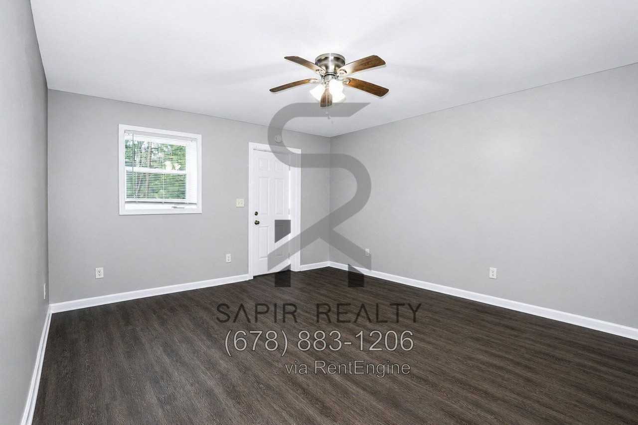 371 Lanier St Nw #2 - Photo 4 of 15