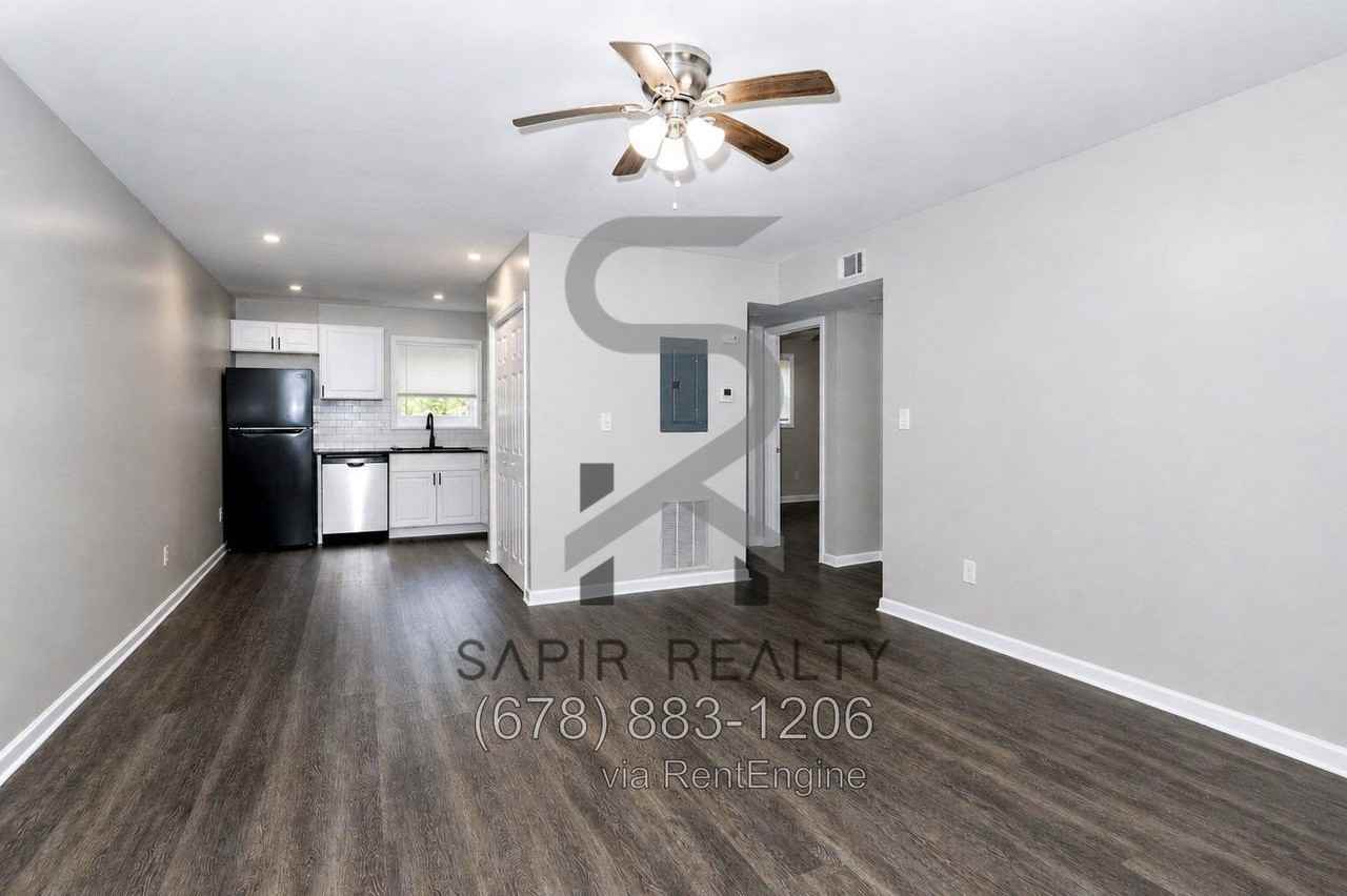 371 Lanier St Nw #2 - Photo 6 of 15