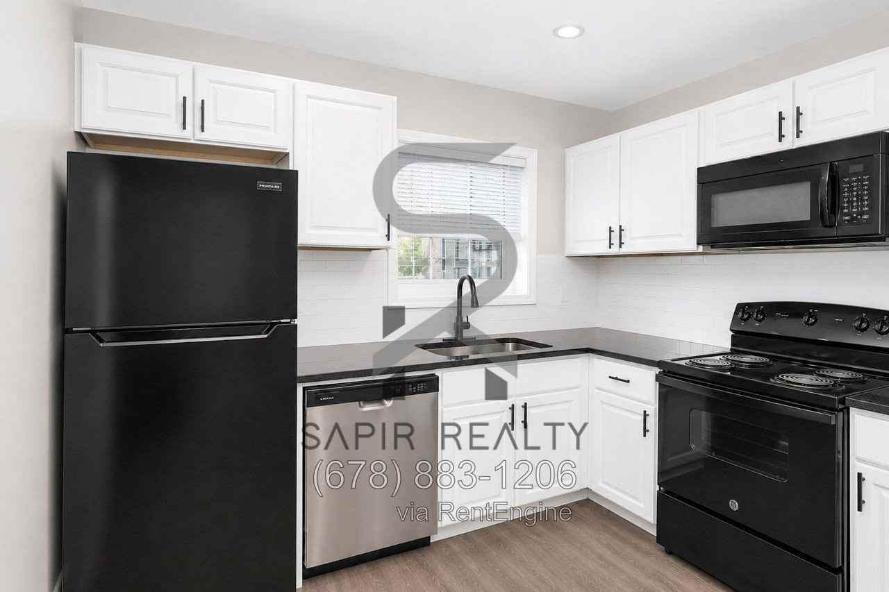 371 Lanier St Nw #2 - Photo 7 of 15