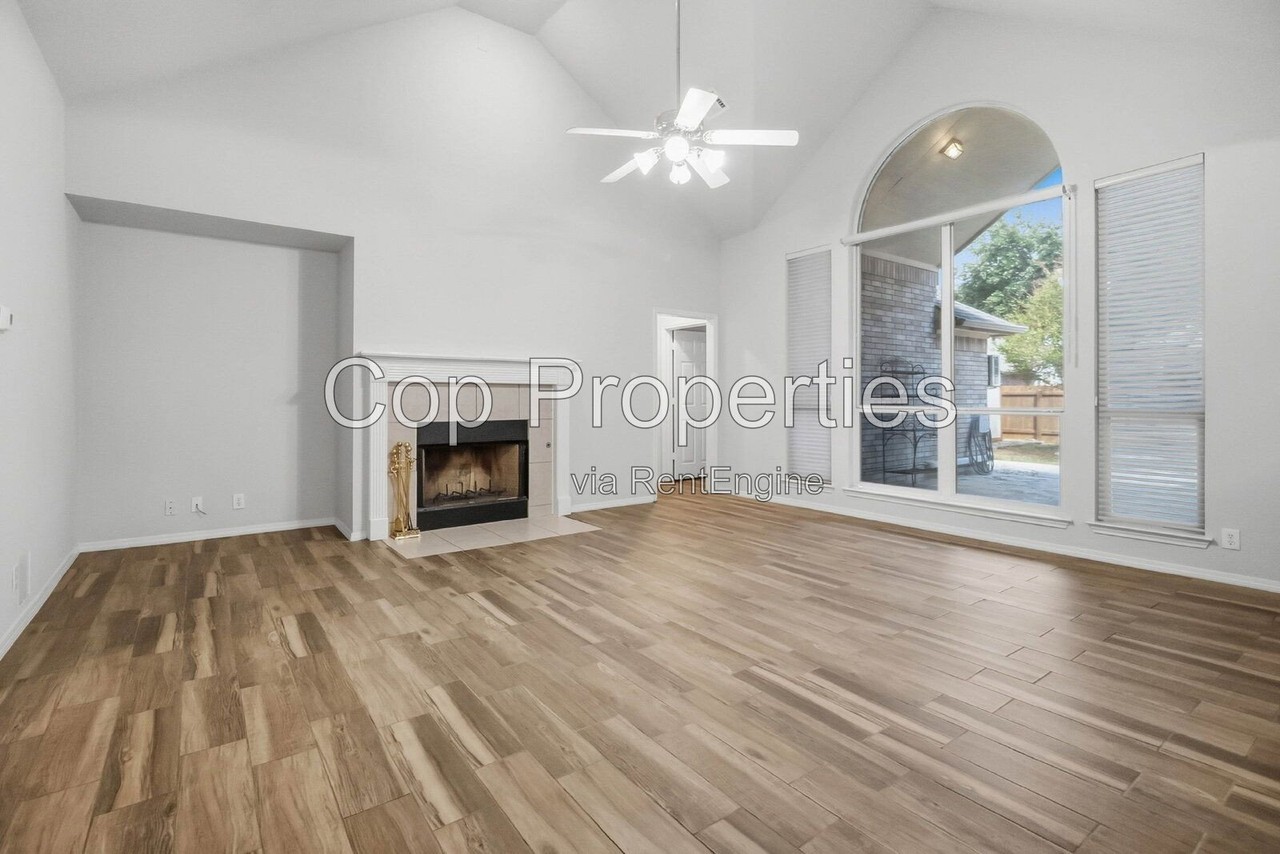 5115 Sagail Pl - Photo 5 of 37