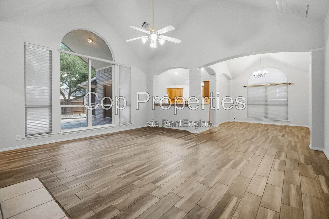 5115 Sagail Pl - Photo 6 of 37