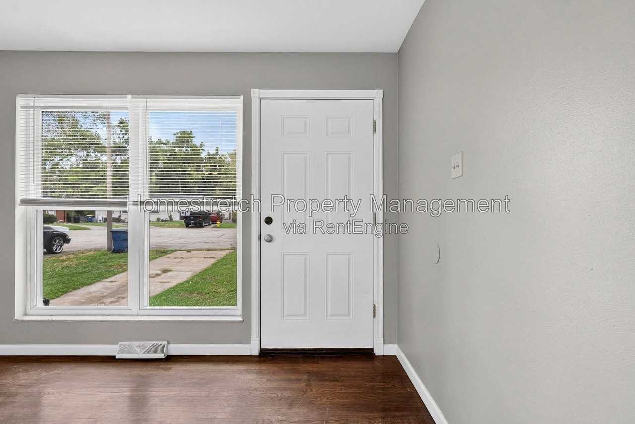 9991 Fox Hall Ct - Photo 7 of 24