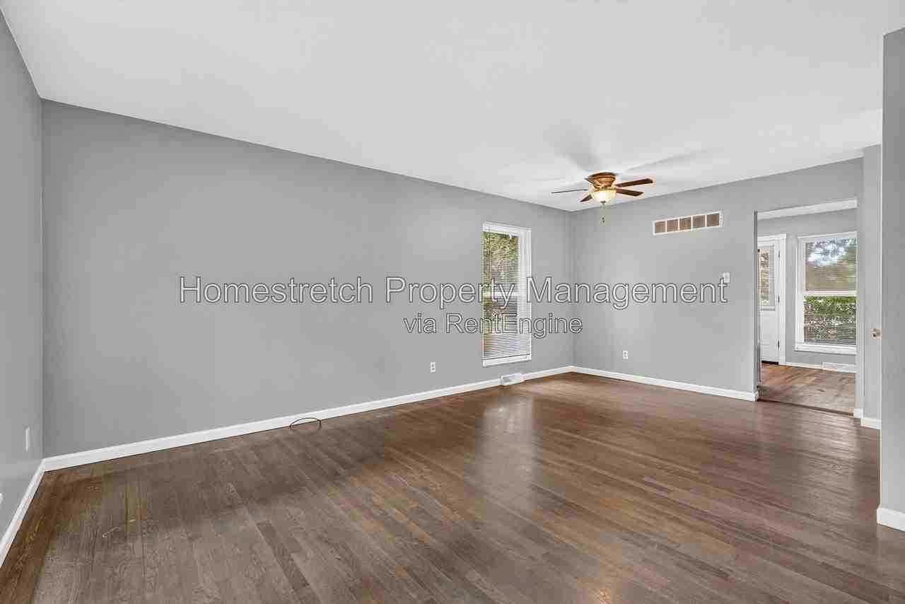 9993 Fox Hall Ct - Photo 3 of 20