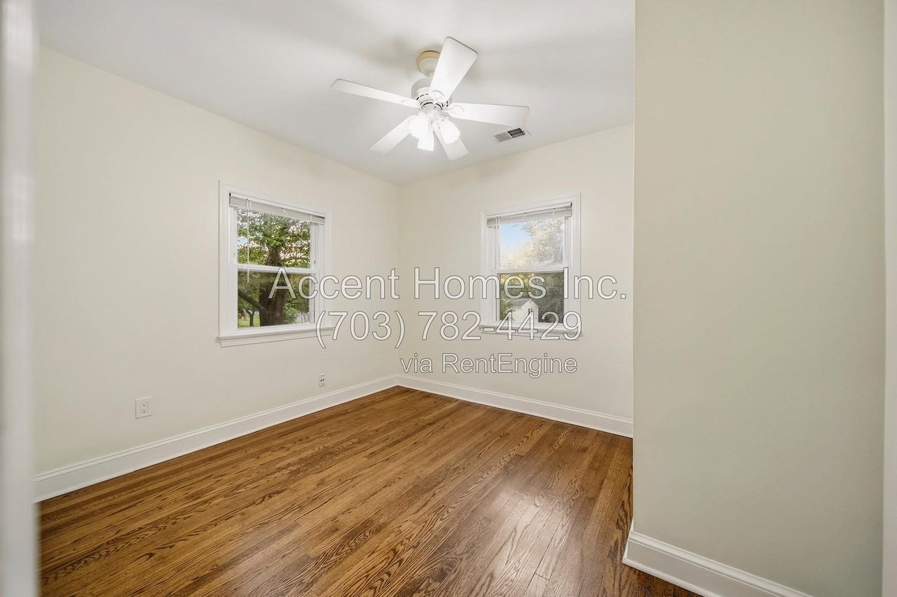 4916 Chowan Ave - Photo 2 of 31