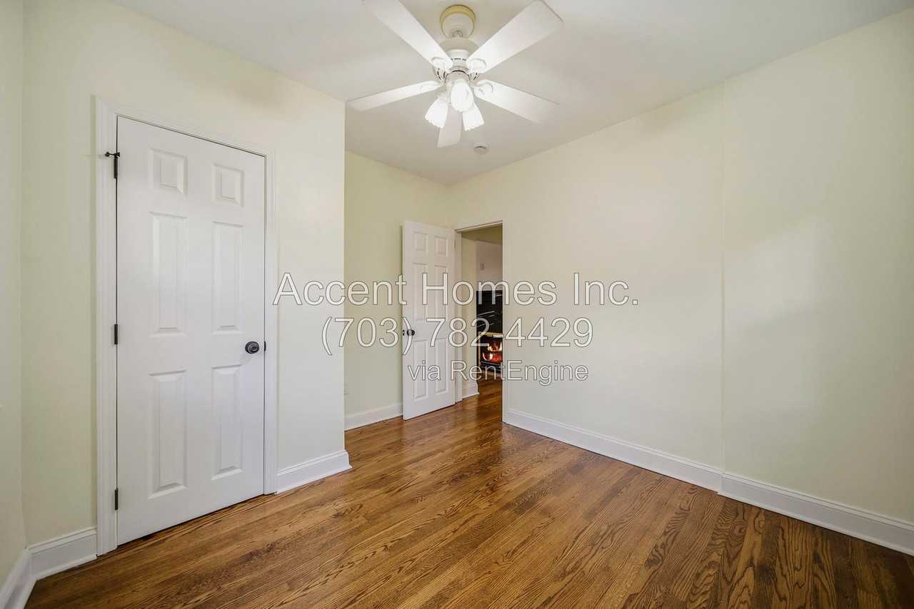 4916 Chowan Ave - Photo 3 of 31