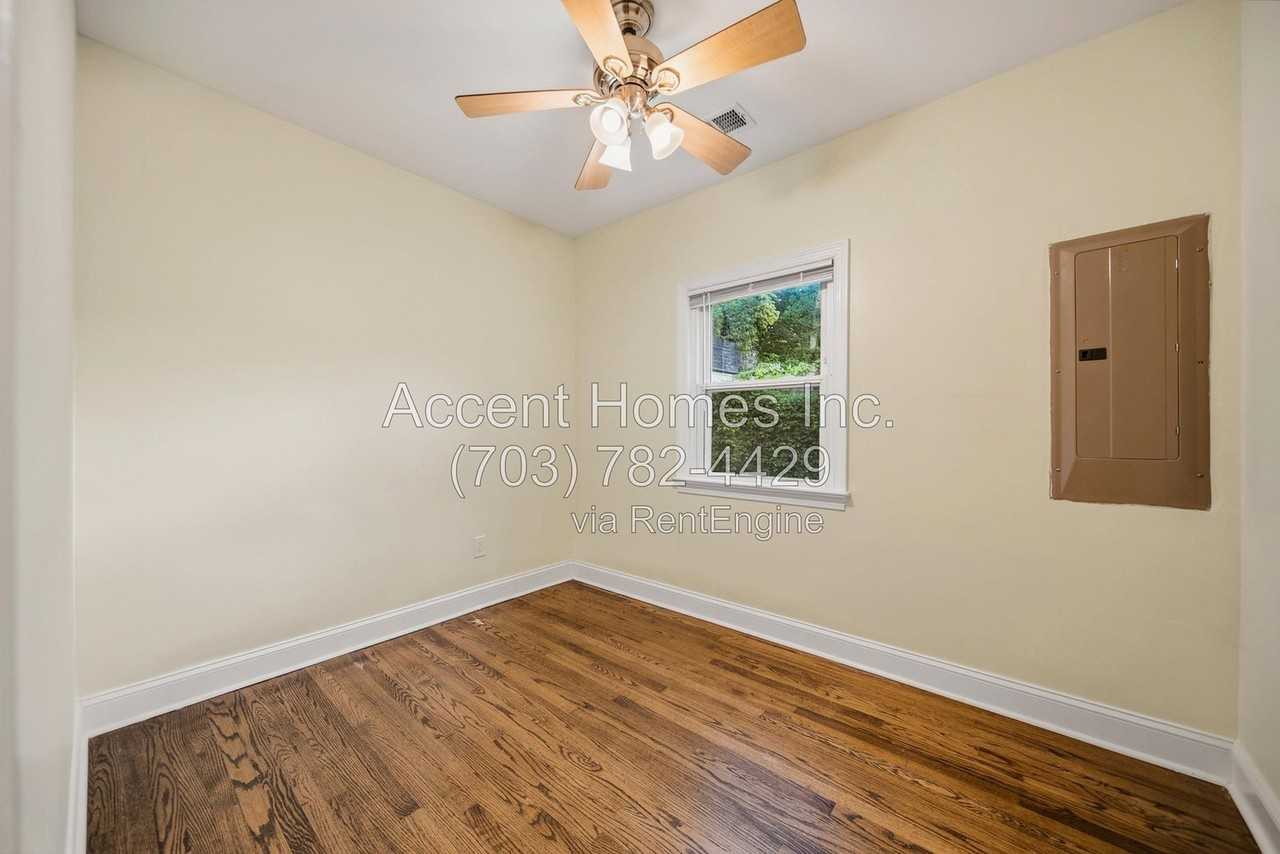 4916 Chowan Ave - Photo 4 of 31