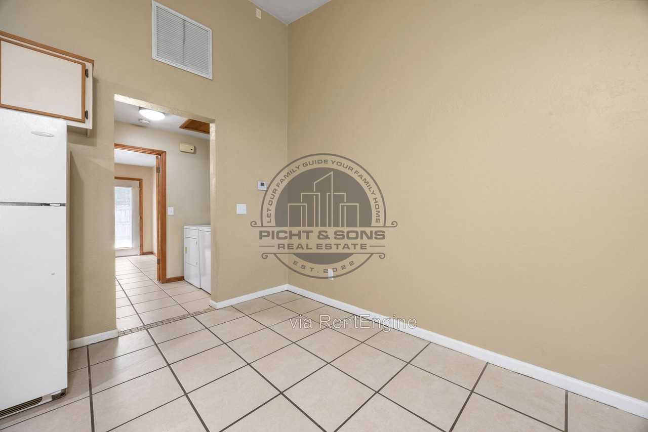 1260 Continental Ct #1 - Photo 2 of 16