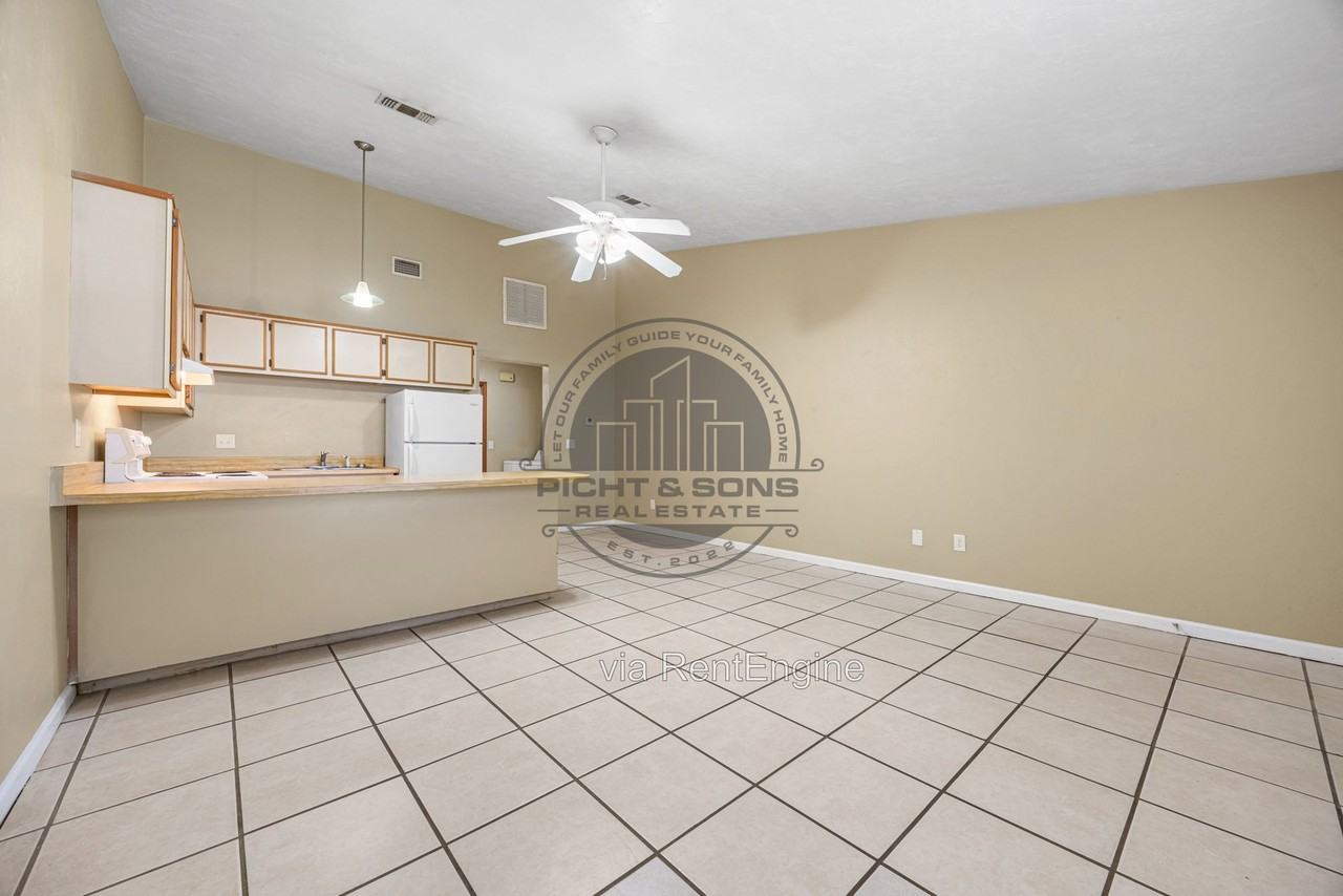 1260 Continental Ct #1 - Photo 5 of 16