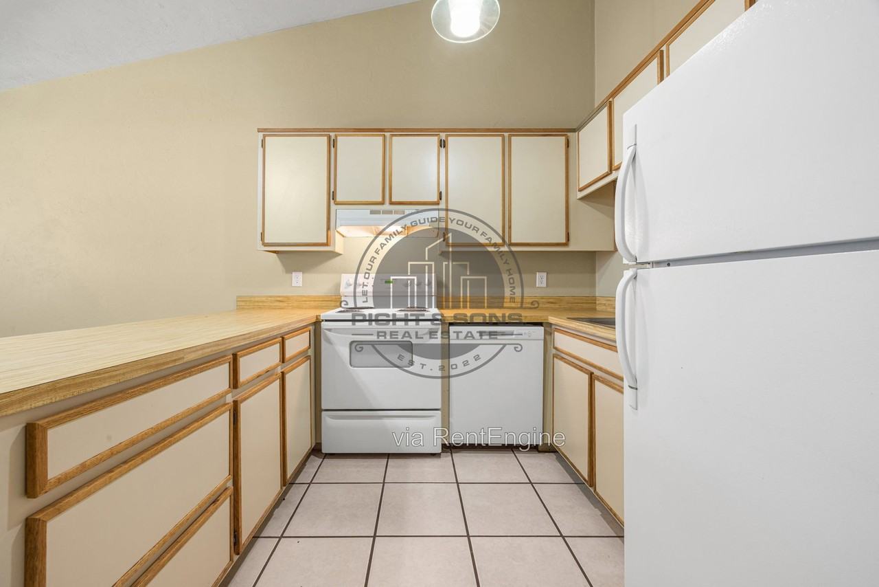 1260 Continental Ct #1 - Photo 6 of 16