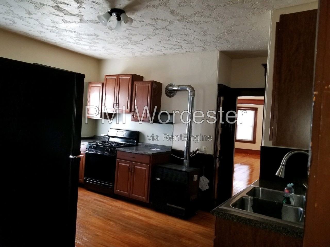 2 Adolph St - Photo 4 of 15
