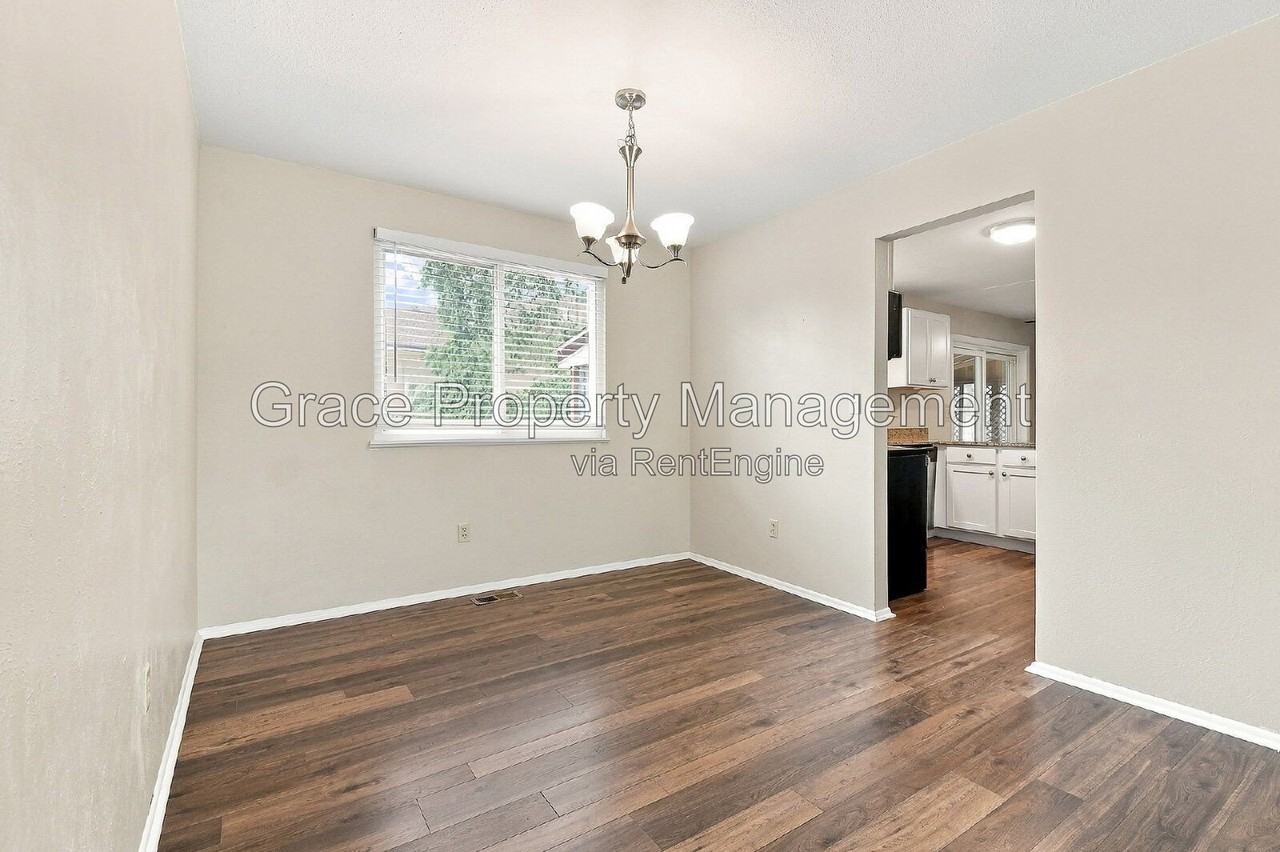11565 Monroe St - Photo 5 of 21