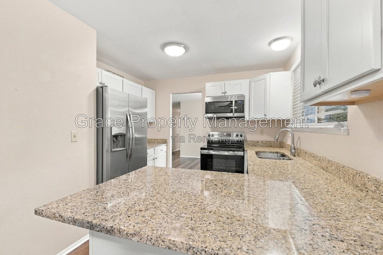 11565 Monroe St - Photo 6 of 21