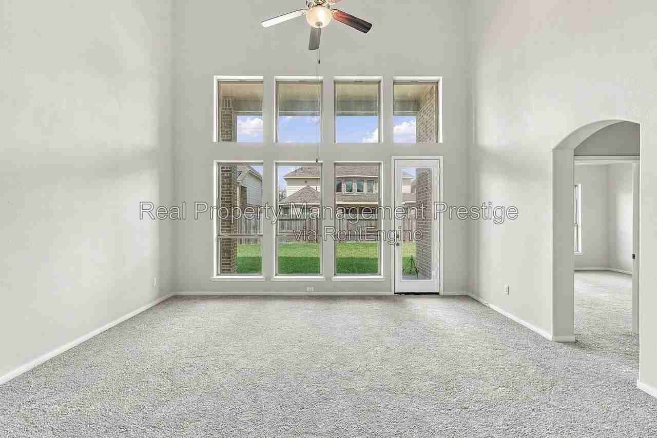 632 Kickapoo Ct - Photo 5 of 22