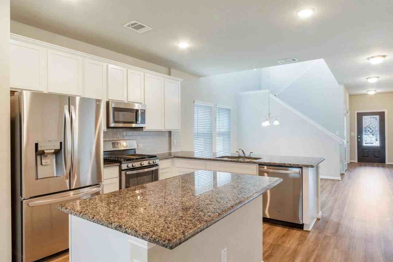 17308 Arcata Ave - Photo 4 of 50