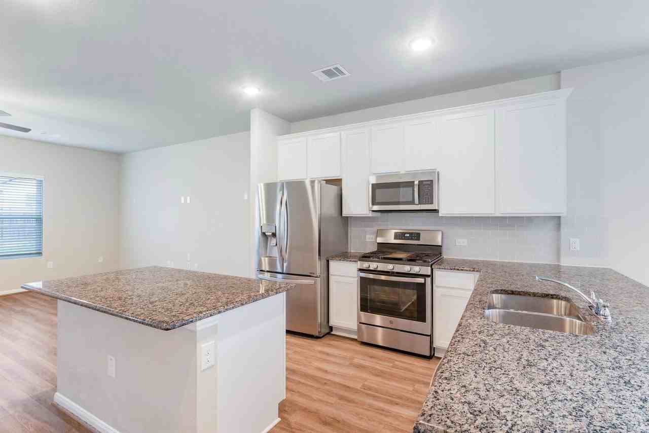 17308 Arcata Ave - Photo 5 of 50