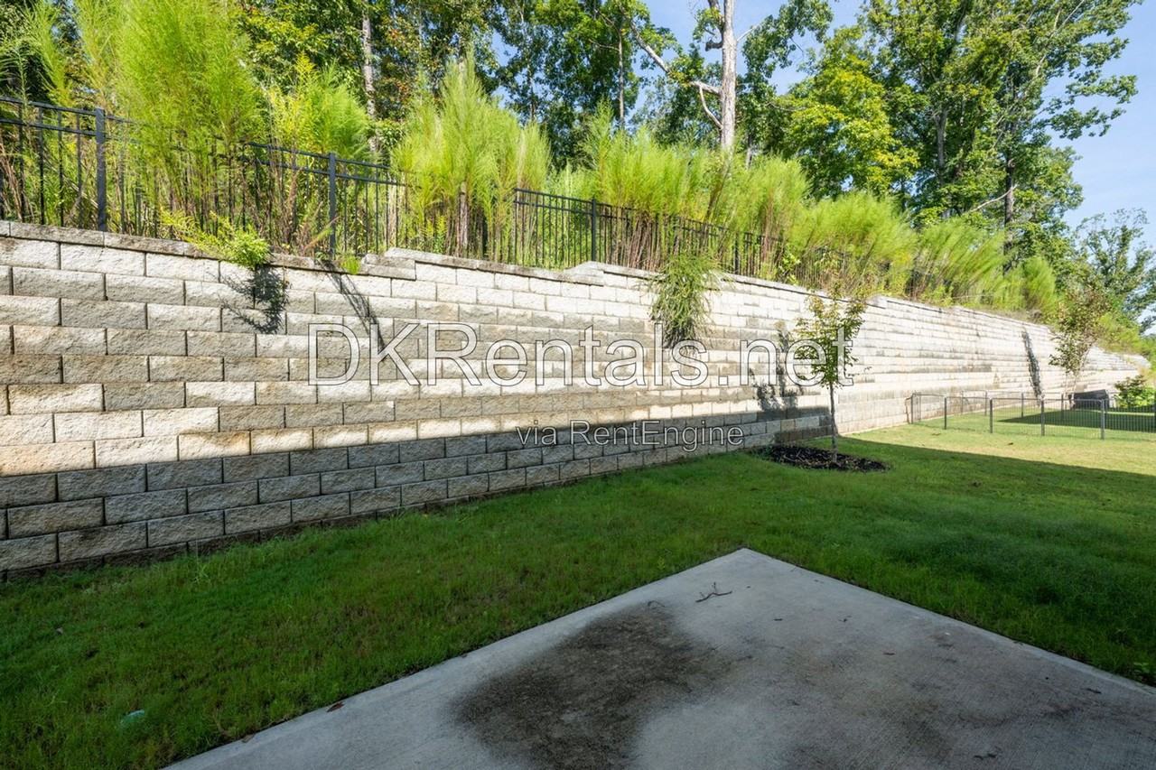 327 Valley Oak Dr - Photo 5 of 37