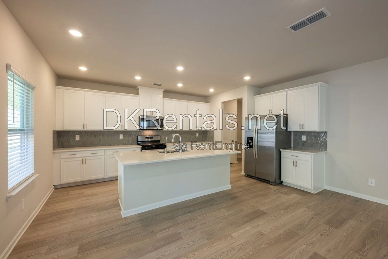 327 Valley Oak Dr - Photo 7 of 37
