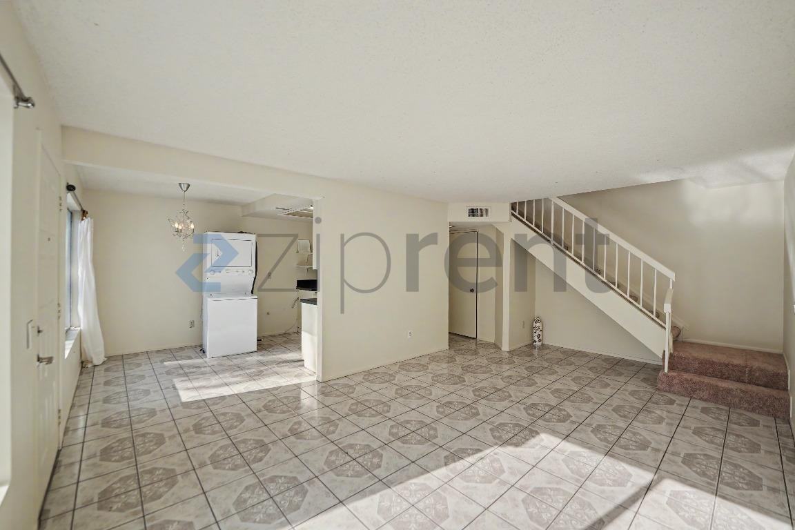 859 W 13th St #3 - Photo 6 of 19