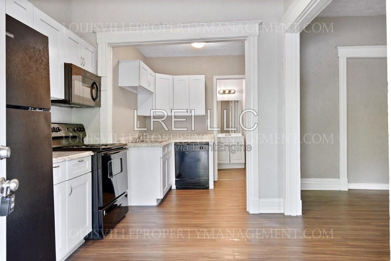 628 E Oak St #1 - Photo 3 of 12