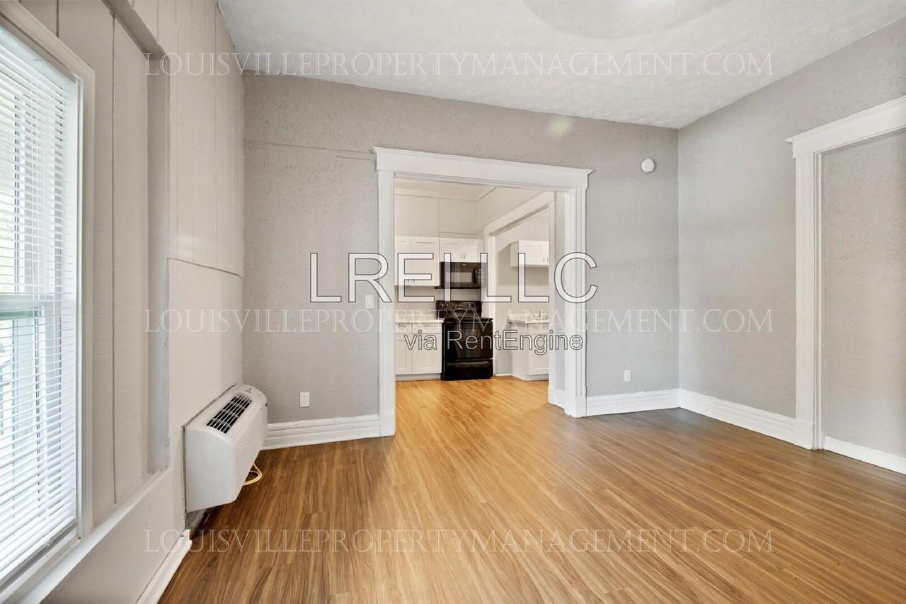 628 E Oak St #1 - Photo 6 of 12