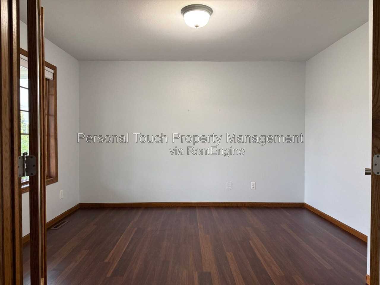 3539 Woodbury Ct S - Photo 4 of 50