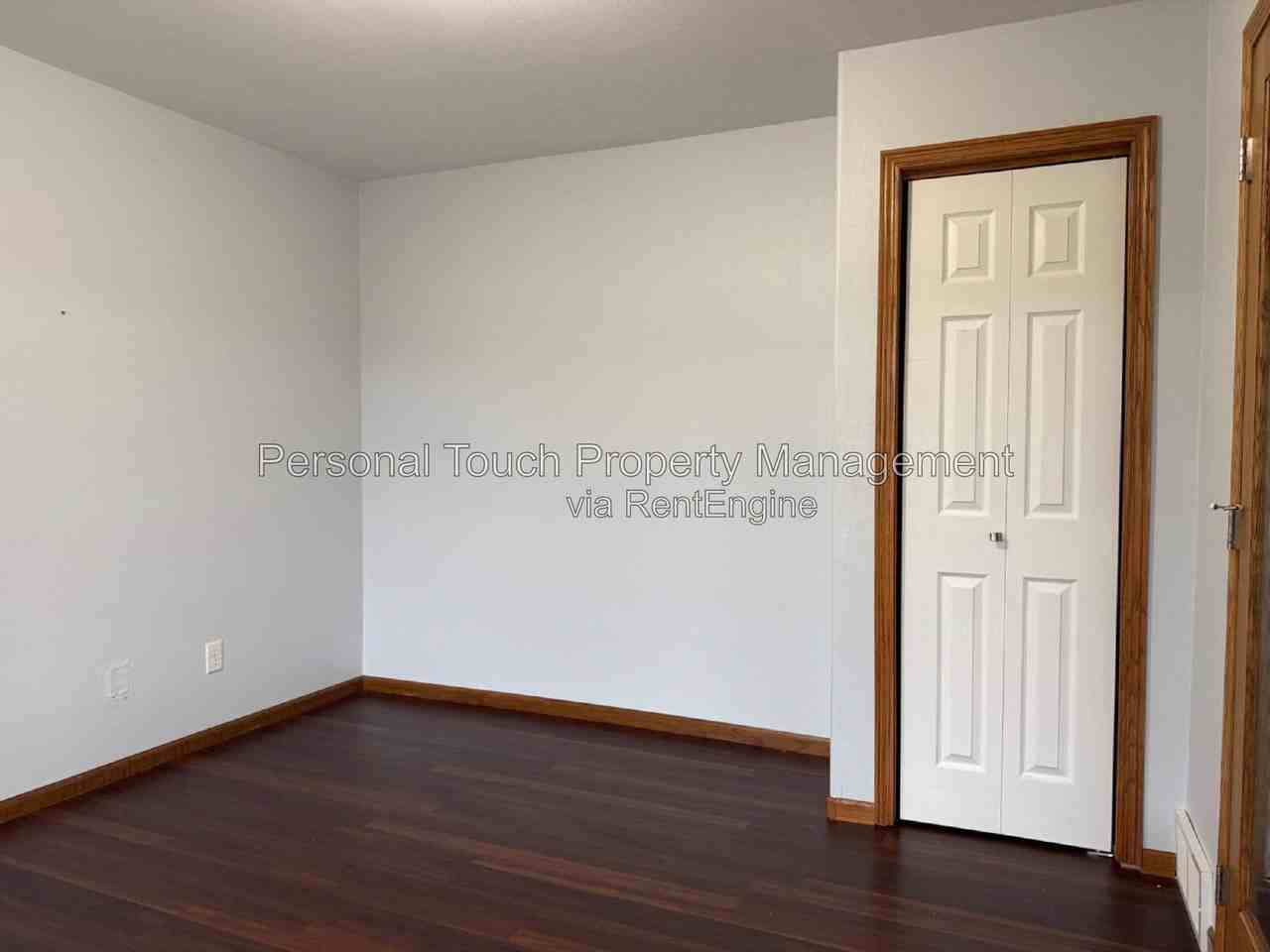 3539 Woodbury Ct S - Photo 6 of 50