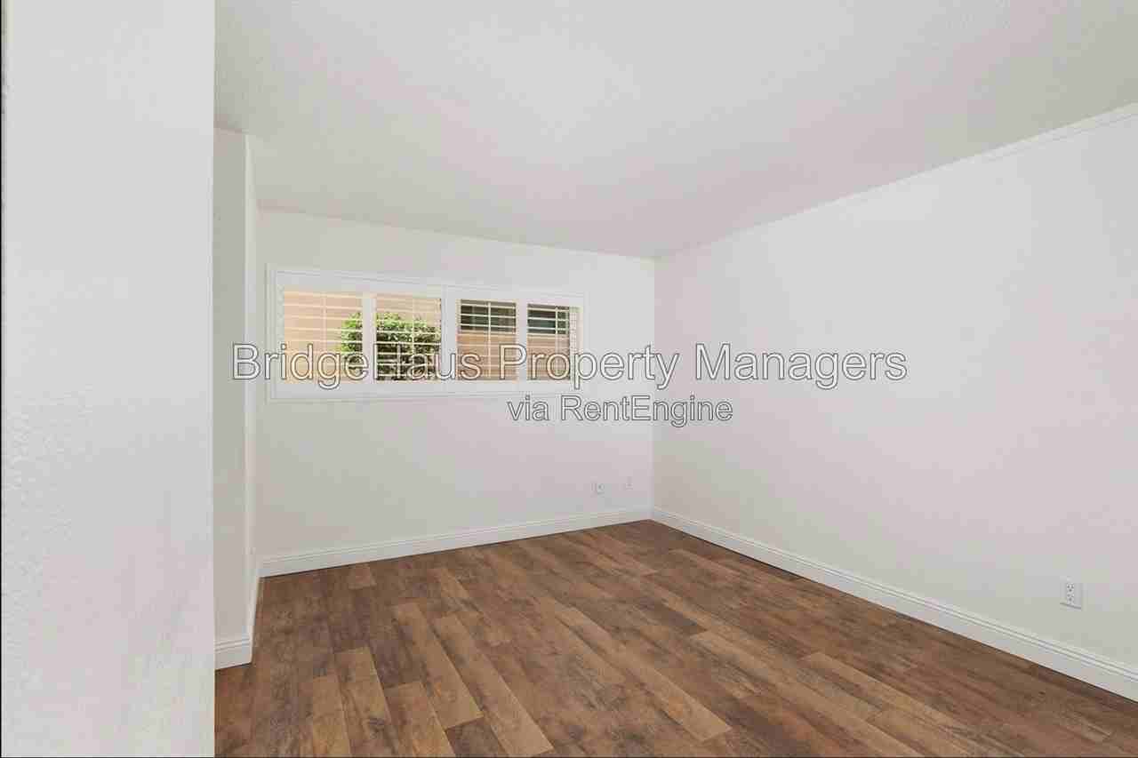 3230 Ashford St #C - Photo 6 of 26