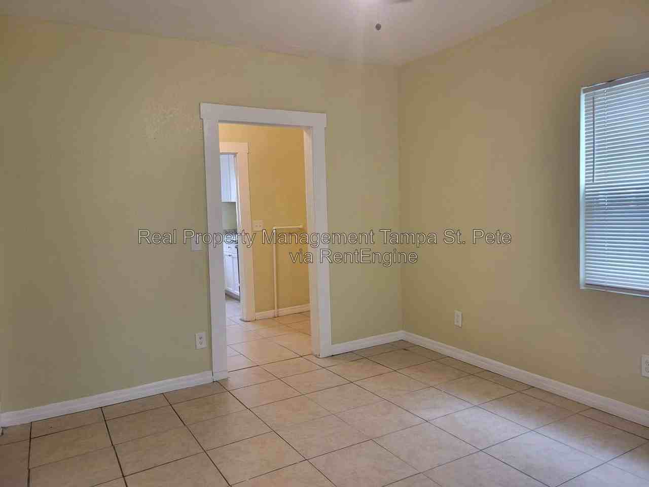 803 E Lake Ave #B - Photo 6 of 22