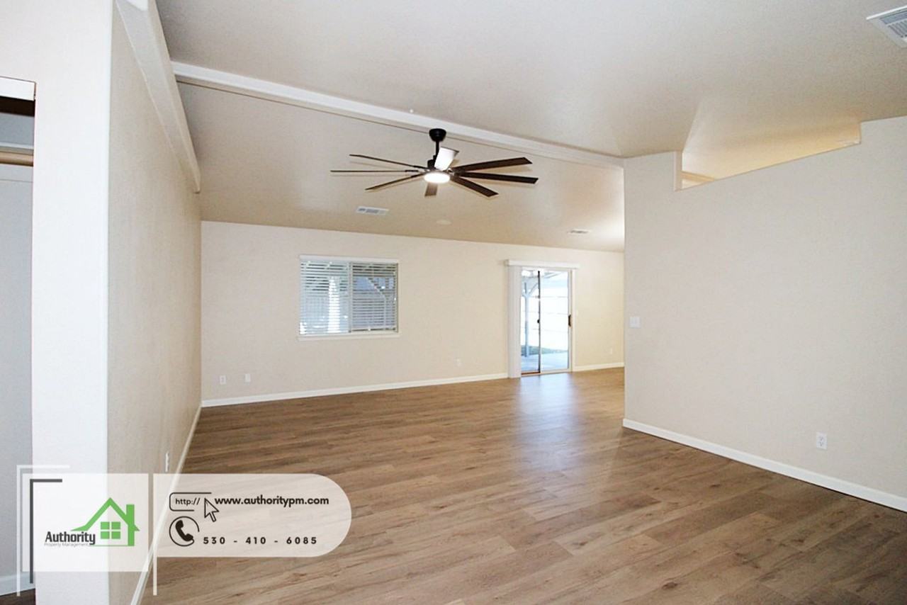 3527 Savage Dr - Photo 4 of 26