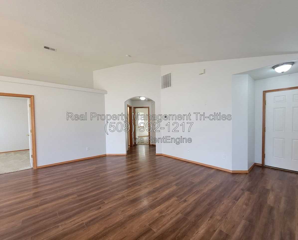 7808 Rush Creek Dr - Photo 5 of 13