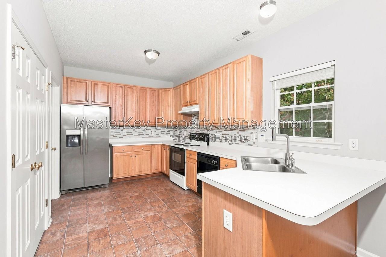 6925 Paint Rock Ln - Photo 5 of 33