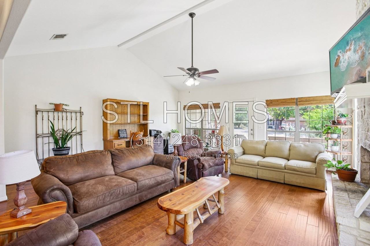 7 Woodview Ct - Photo 2 of 13